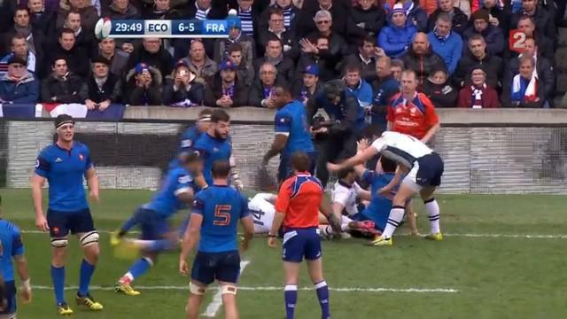 VIDEO. 6 Nations. Une bonne initiative du XV de France face à l'Ecosse annihilée pour quelques centimètres 