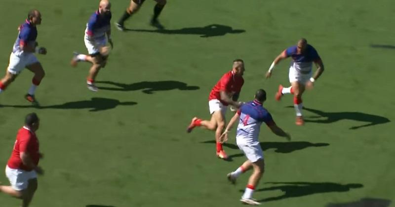 À 43 ans, l'inoubliable Carlos Spencer nous offre un geste qui a fait sa légende ! [VIDEO]