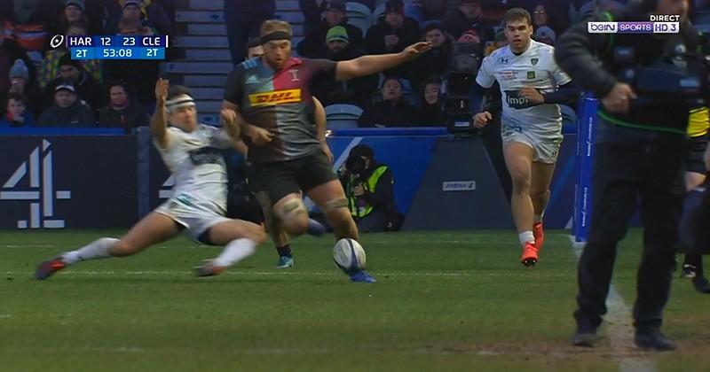 Tacler comme un footballeur ? Morgan Parra sait tout faire ! [VIDÉO]