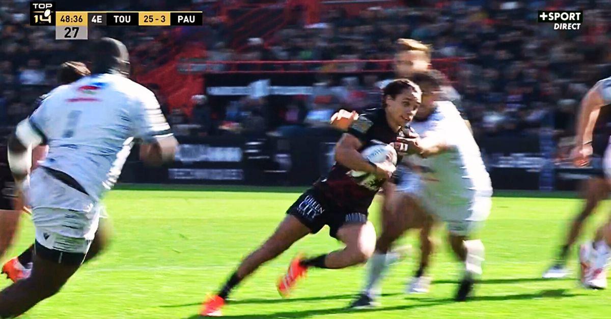 TOP 14. Le démoniaque Ange Capuozzo punit Pau, et le Stade Toulousain bonifie sa victoire sans trembler